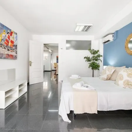 Amplio Piso En Atarazanas Apartment Malaga Exterior photo